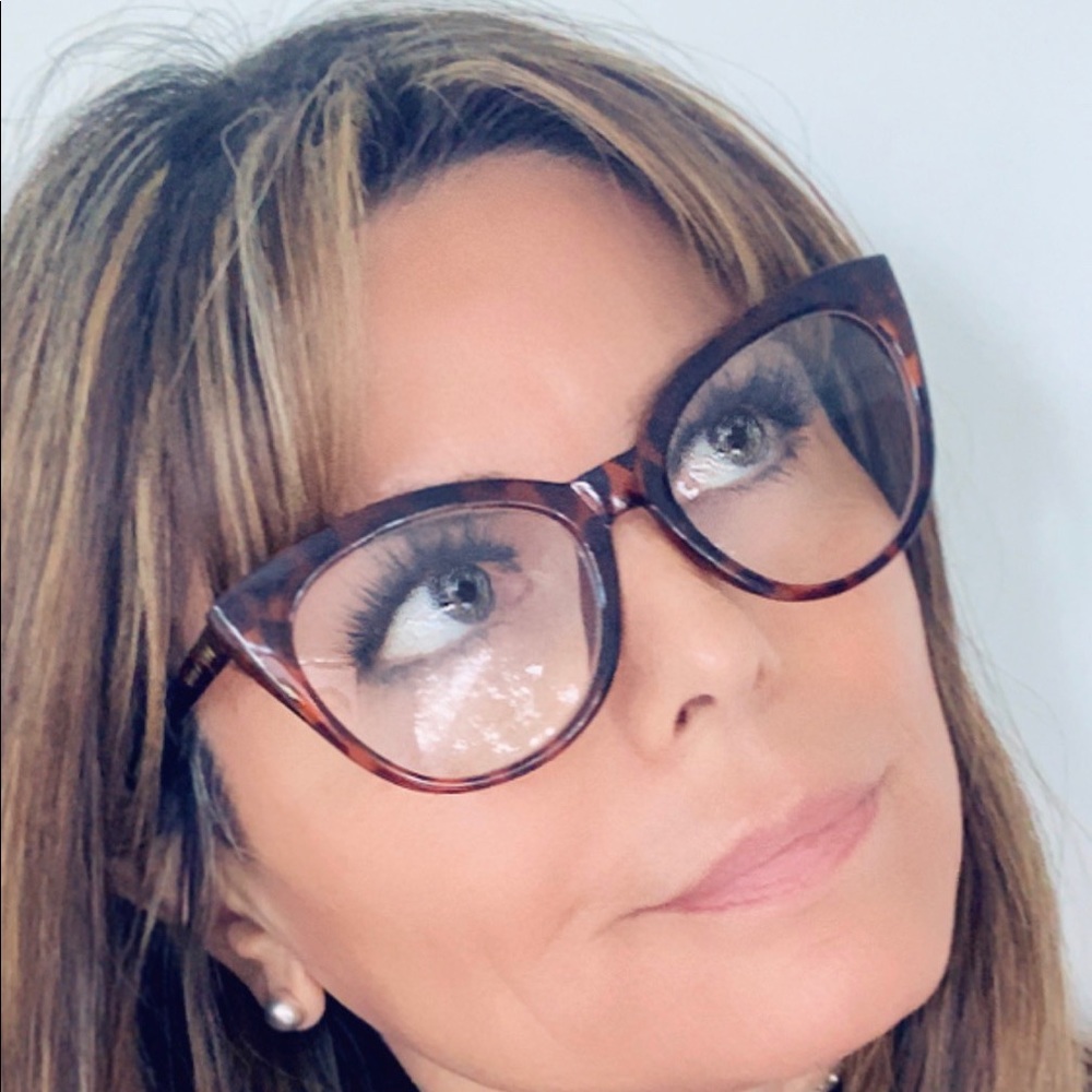 Betsy Johnson readers